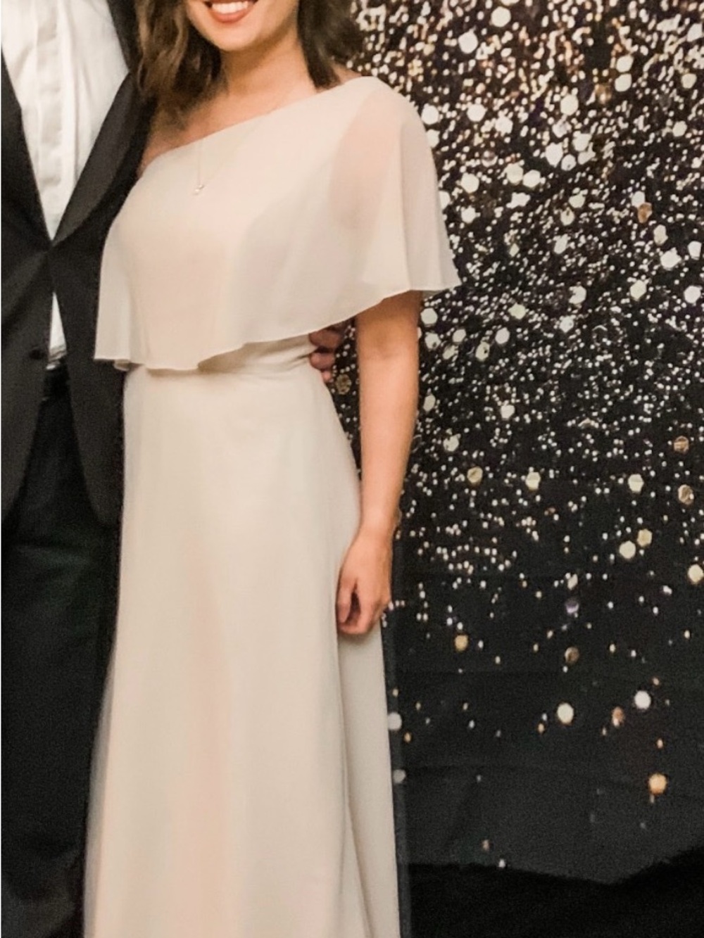 Elegant One-Shoulder Cream Evening Dress